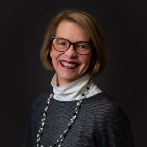 commercial cleaning team member in Minnesota – Cindy Banchy